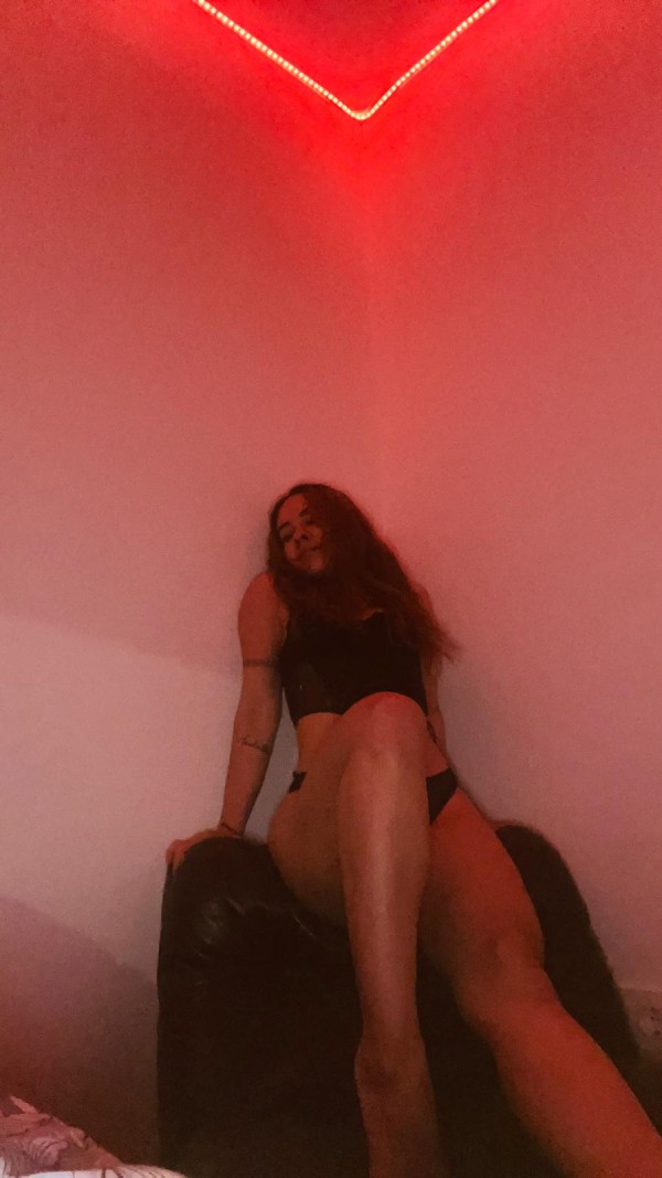 7 AMIGUITAS JUGUETONAS DE 19 Y 21 AÑITOS COLLBLANC