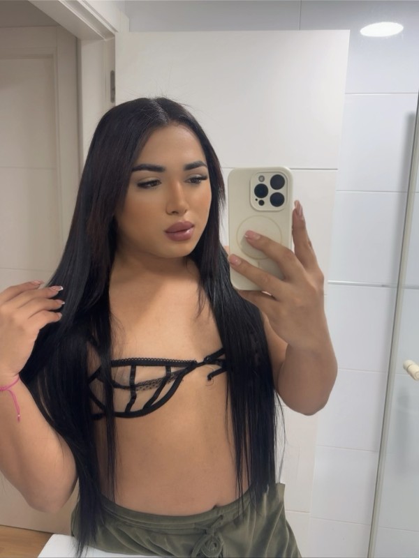 La reina de la leche activa folladora fiestera niñata recién llegada