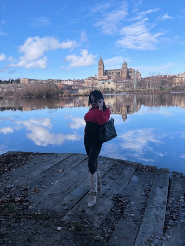 Travesti Montse Masajes en camilla relax