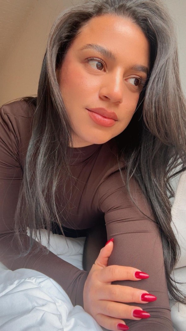 HOLA AMOR QUIERO FOLLAR