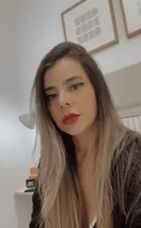 Isabella, brasileña en Granada