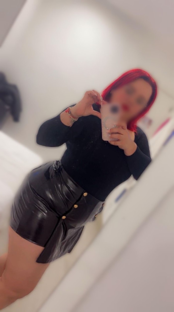 APETITOSA CURVY FIESTERA GRIEGO