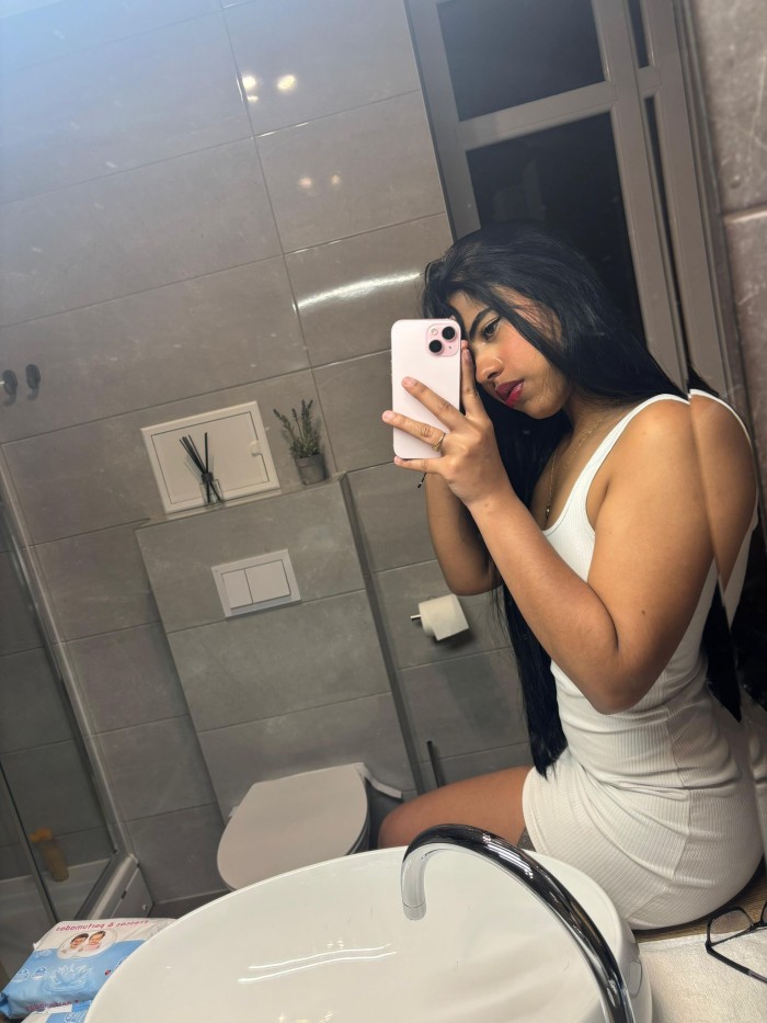 MEGHAN GUAPA JOVENCITA FIESTERA CON GANAS DE TI EN MALAGA