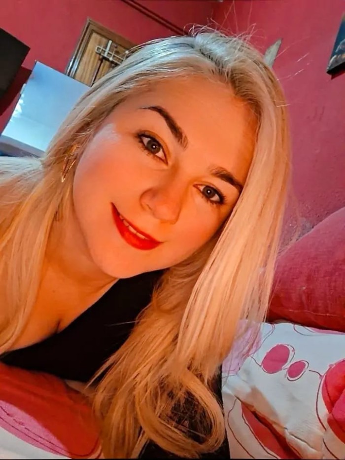 RUBIA DIVINA CON GANAS DE FIESTA Y PLACER