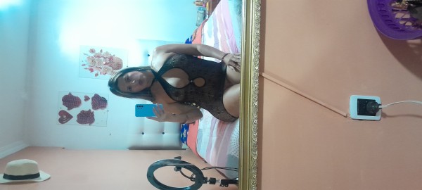 Soy esa princesa de tus sueño y juguetona en la cama muy fiestera