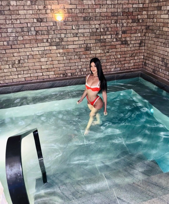 Colombiana de élite elegante y distinguida