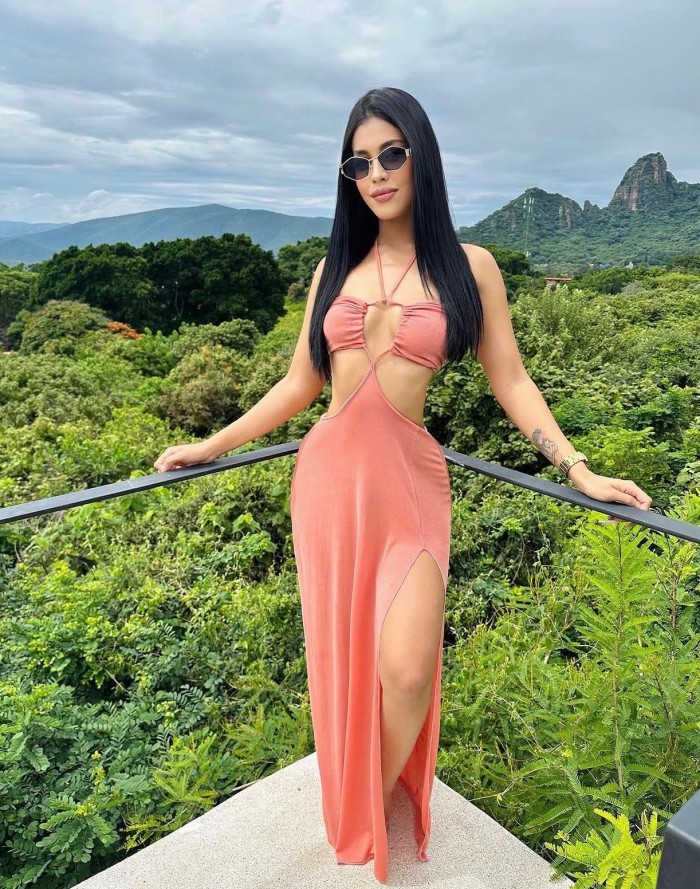 Colombiana de élite elegante y distinguida