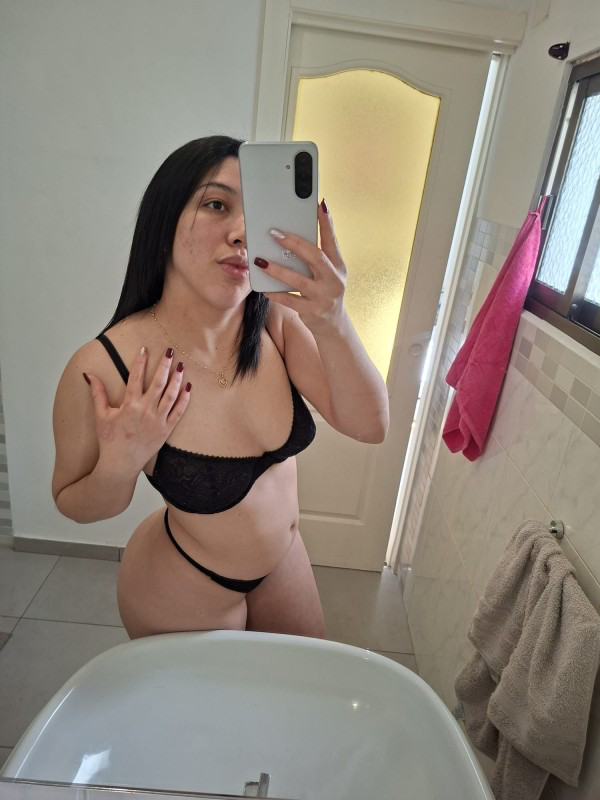 Paraguaya super caliente en Santander
