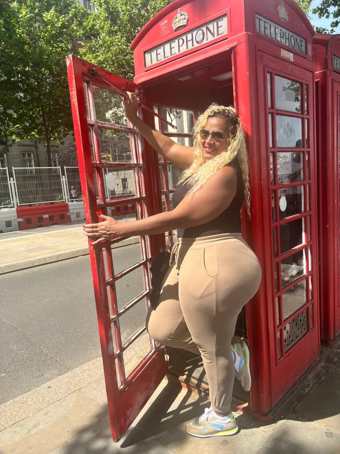 HERMOSA RELLENITA BRASILEÑA CULAZO XXL *_* EL MADRID CAPITAL