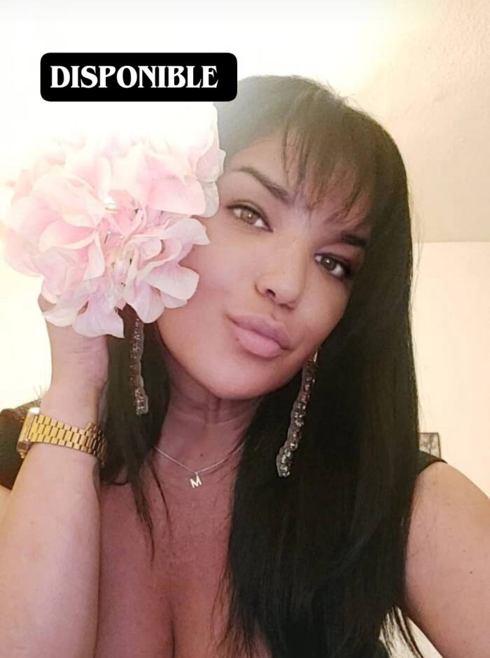 Trans guapa fiestera activa y pasiva morbosa