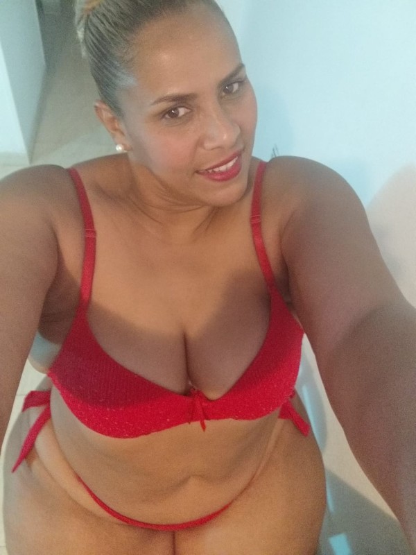 RELLENITA BRASILEÑA CULAZO XXL MUY FIESTERA Y VICIOSA *_*