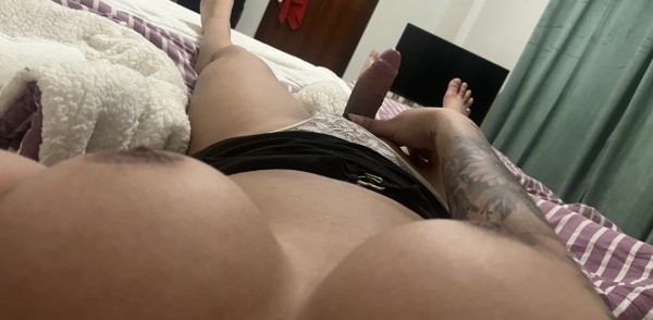 EN VALENCIA CRISTAL CACHONDA Y JUGUETONA