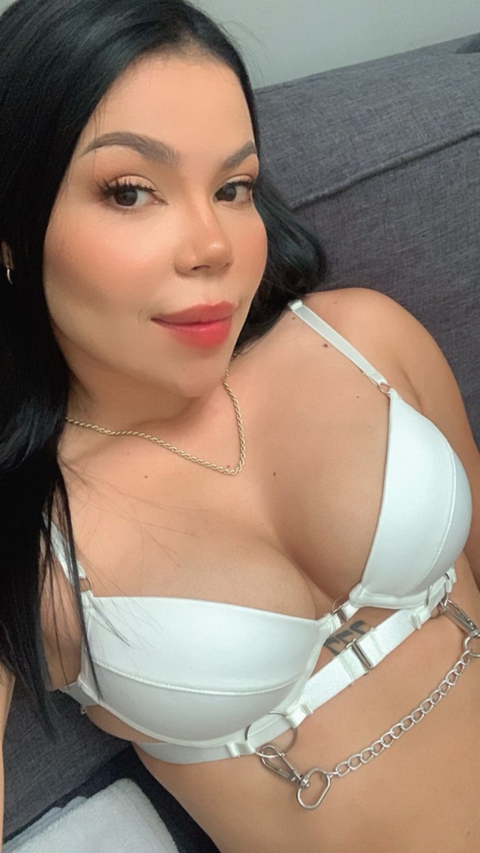 LA COMPAÑERA IDEAL ALICE EN PAMPLONA