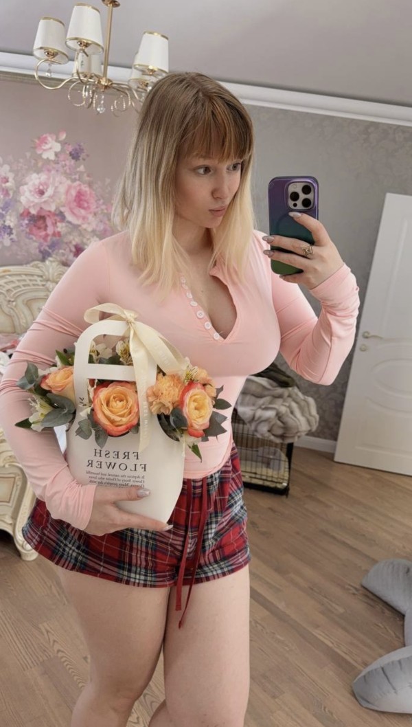 NUEVA  … EMMA ….SIMPÁTICA…CHICA INDEPENDIENTE EN MURCIA