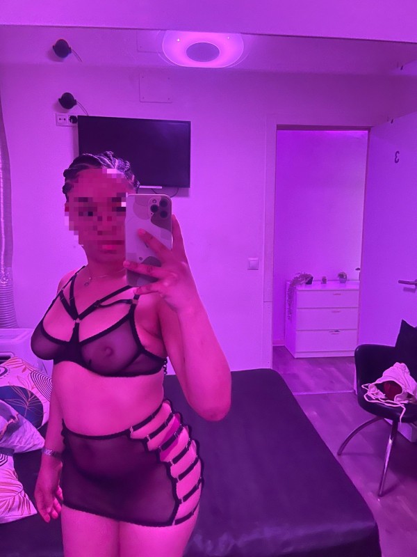 NUEVA EN ESTE MUNDILLO PUTITA CON GANAS