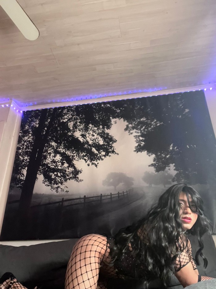Soy tu fantasia de mujer perfecta con algo extra