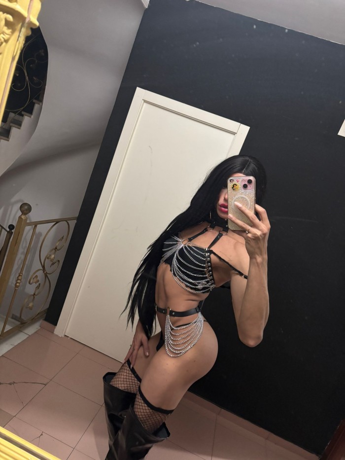Estupenda única y divertida con dotación XXL ven