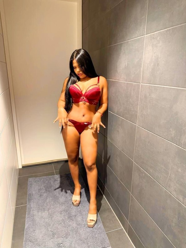 Andreina 20 añitos y muy sociable implicada juguetona 633056417