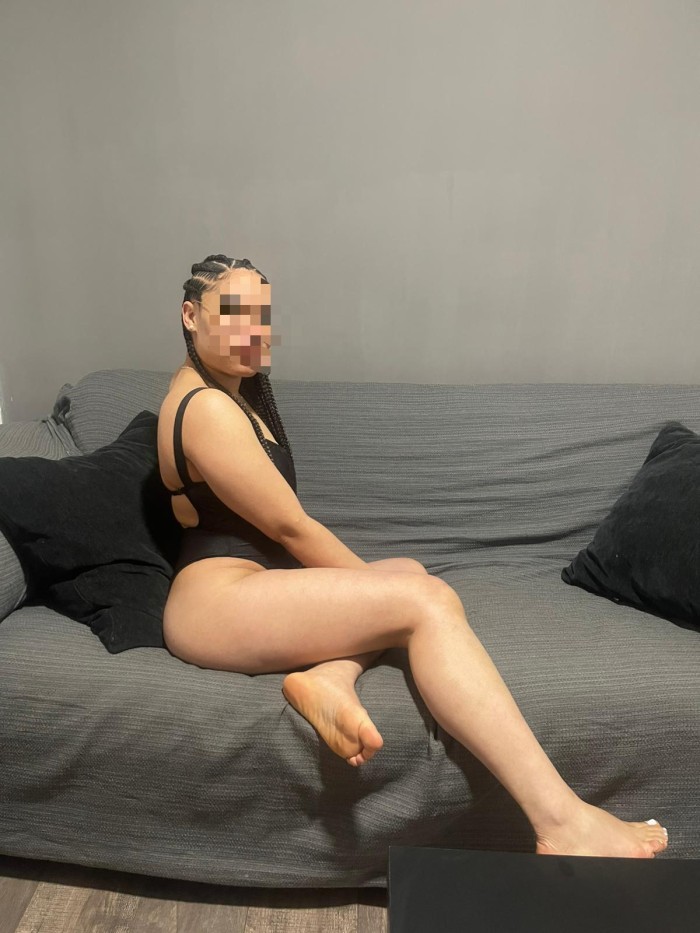 ESTOY ENFIESTADA QUIERO FOLLAR VEN