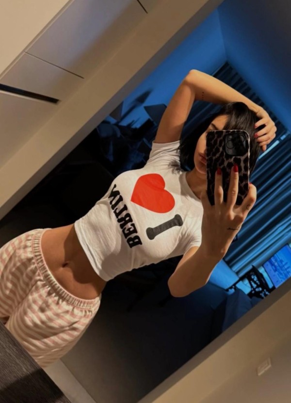 HERMOSA DANIELA FIESTERA SALIDAS HOTELES