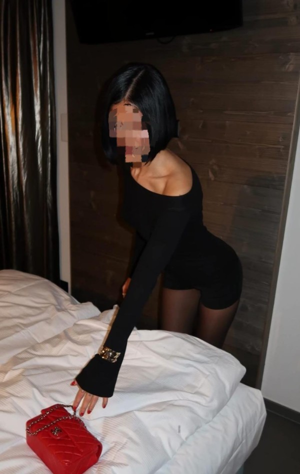 HERMOSA DANIELA FIESTERA SALIDAS HOTELES