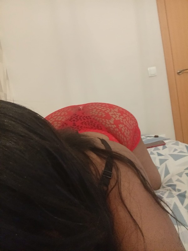 Morena de curvas  calientes