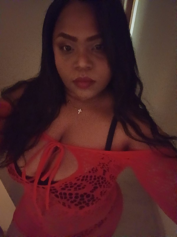 Morena de curvas  calientes