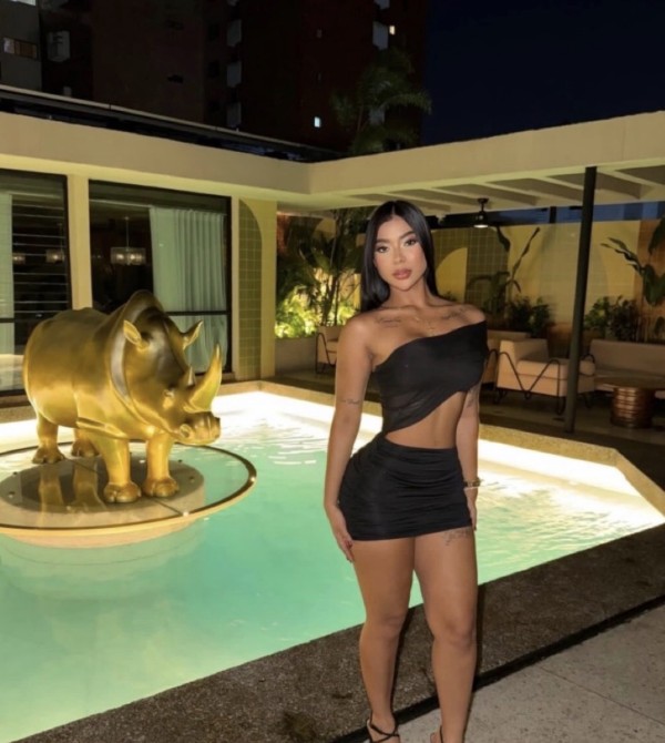 Hermosa latina recién llegada a Rubi
