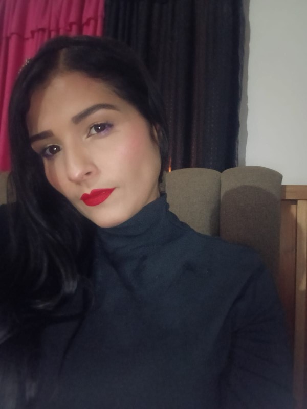 Soy guarra puta zorra y quiero chuparte esa polla