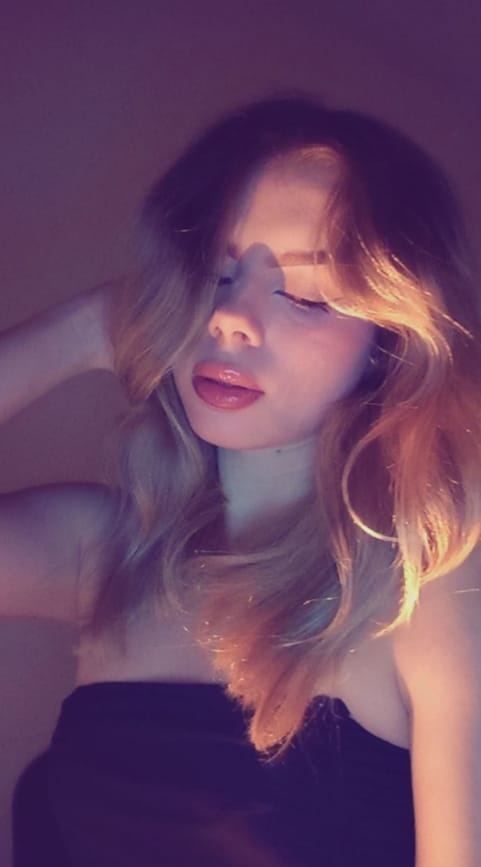 Esmeralda,elegante y sensual,PINTO