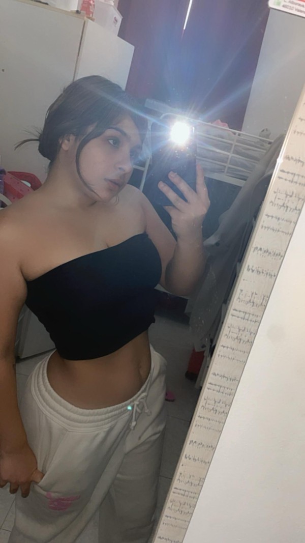 ME LLAMO MADISON SOY MUY ENCANTADORA Y FIESTERA