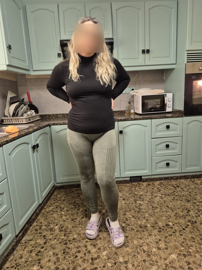 Novedad Rubia particular Ama de casa