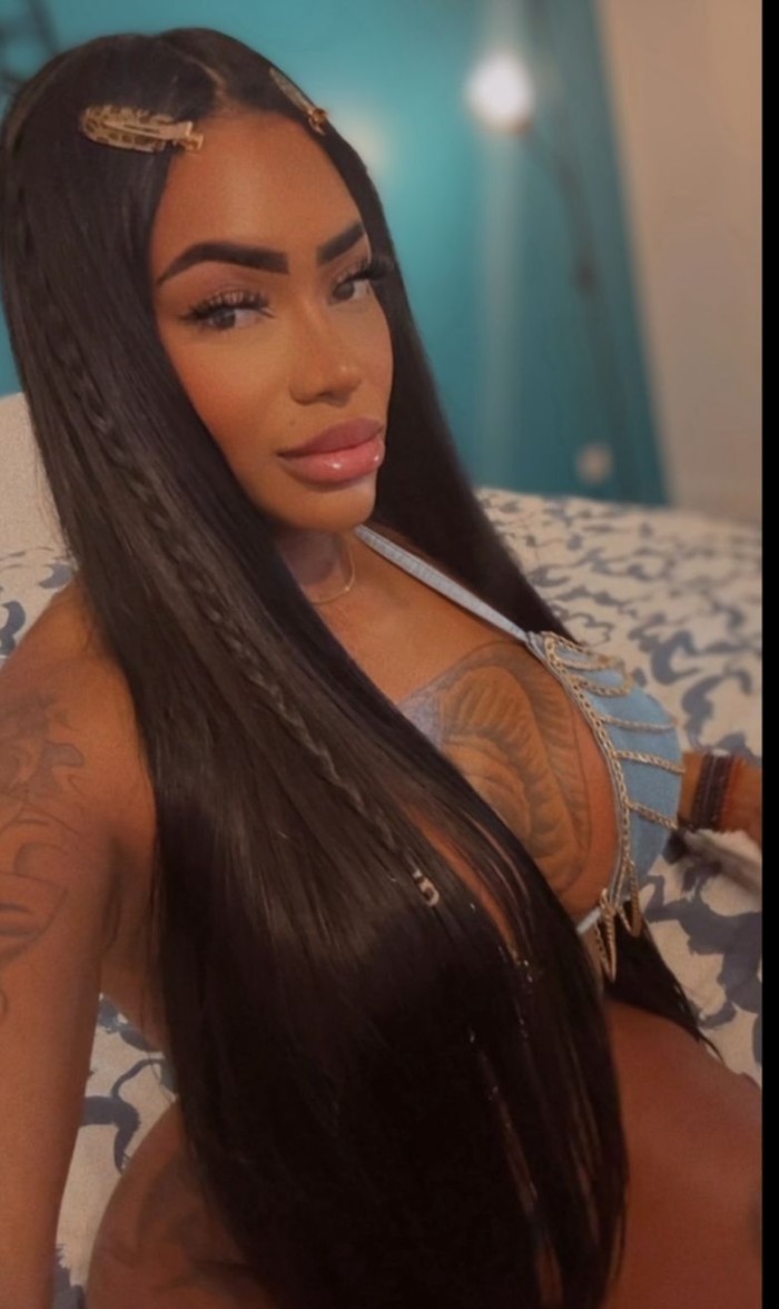 Belleza brasilera esperando a por ti