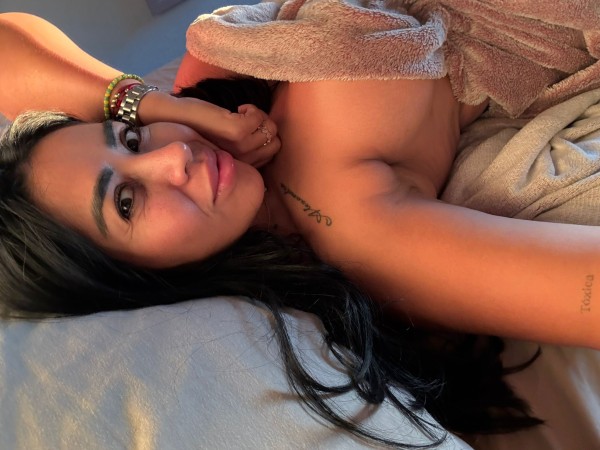 EN AGUADULCE, CHICA COLOMBIANA DE LUJO SIN LIMITES