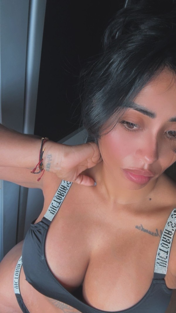 EN AGUADULCE, CHICA COLOMBIANA DE LUJO SIN LIMITES