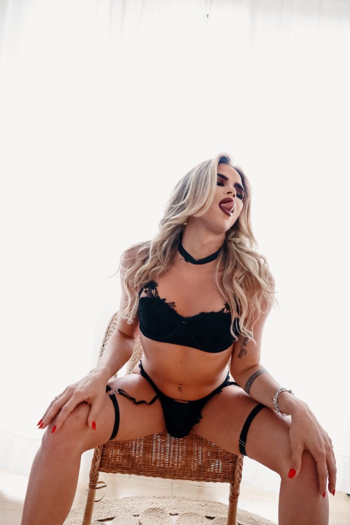 RUBIA POLLON FUEGO PURO SIN LIMITES NI REGLAS