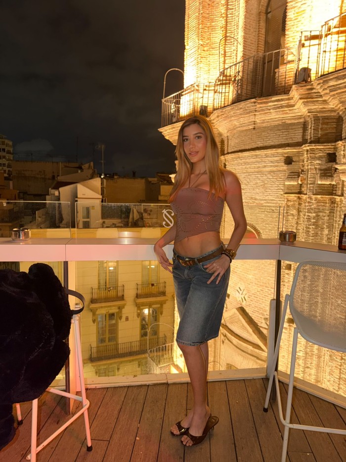 MUJER HERMOSA NIVEL VIP COMPLACIENTE A TOPE