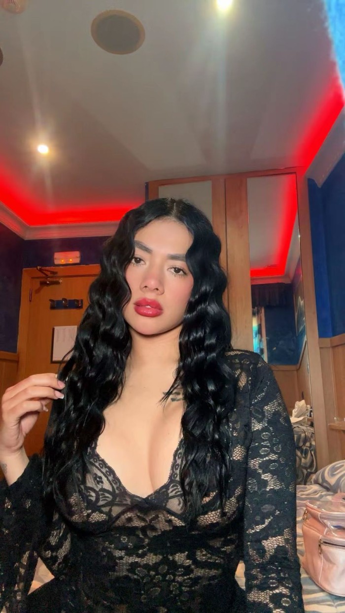 LATINA CON GANAS DE SEDUCIRTE EN TORRASSA