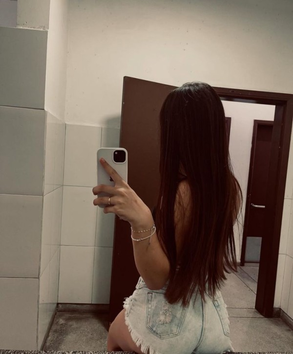 MADRID ,JOVEN COLOMBIANA , JUGUETONA.