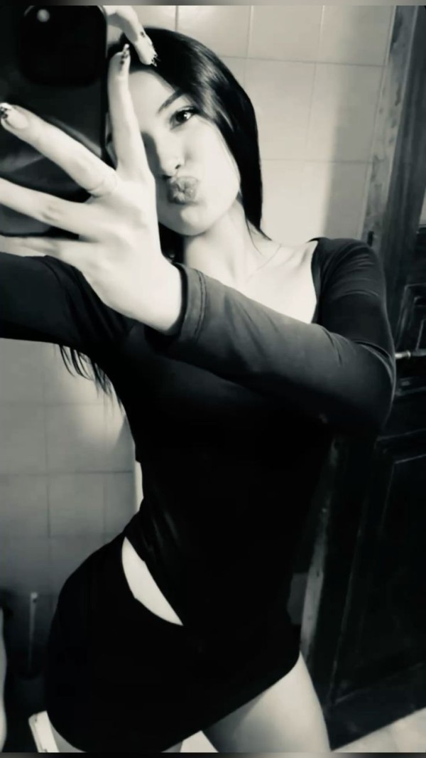 MADRID ,JOVEN COLOMBIANA , JUGUETONA.