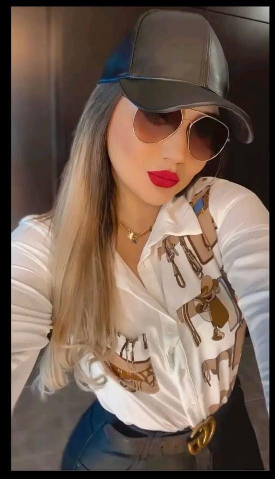 Tyfany fiestera Morbosa y morreadora