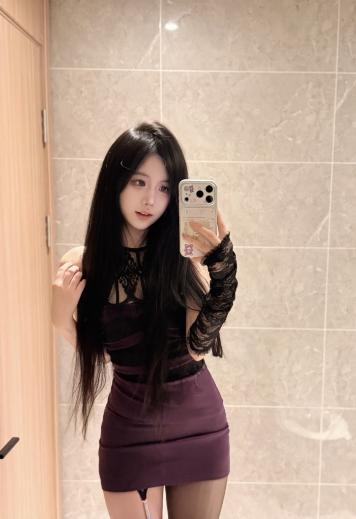 chicas guapas orientales masajes en CLOT