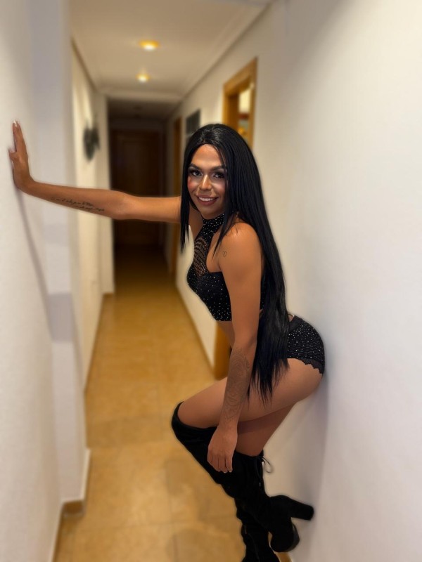 CHICA TRANS LATINA VERSATIL CON SITIO DISPONIBLE
