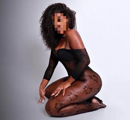 HERMOSA SENSUAL COMPLACIENTE BOMBA DE SEXO