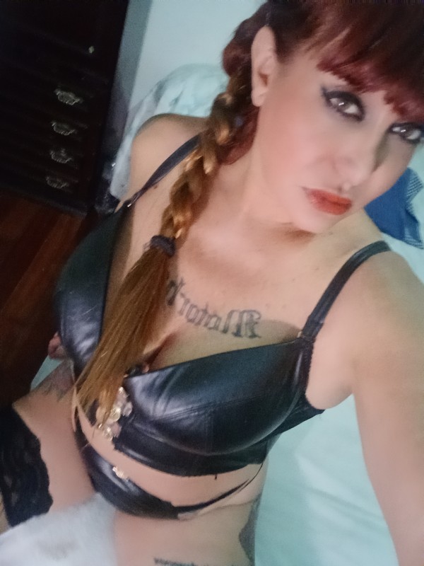 saray actriz amateurxx rockera