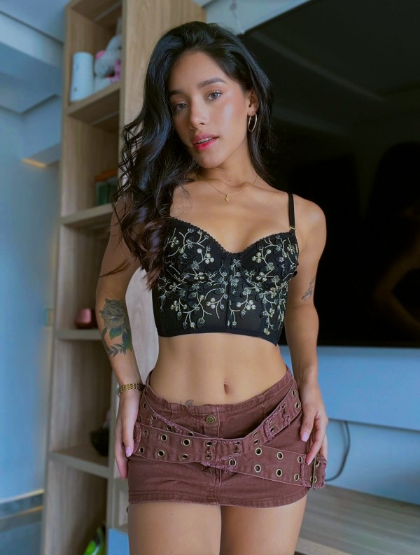 Super NOVEDAD Delgadita UNIVERSITARIA de 24 años