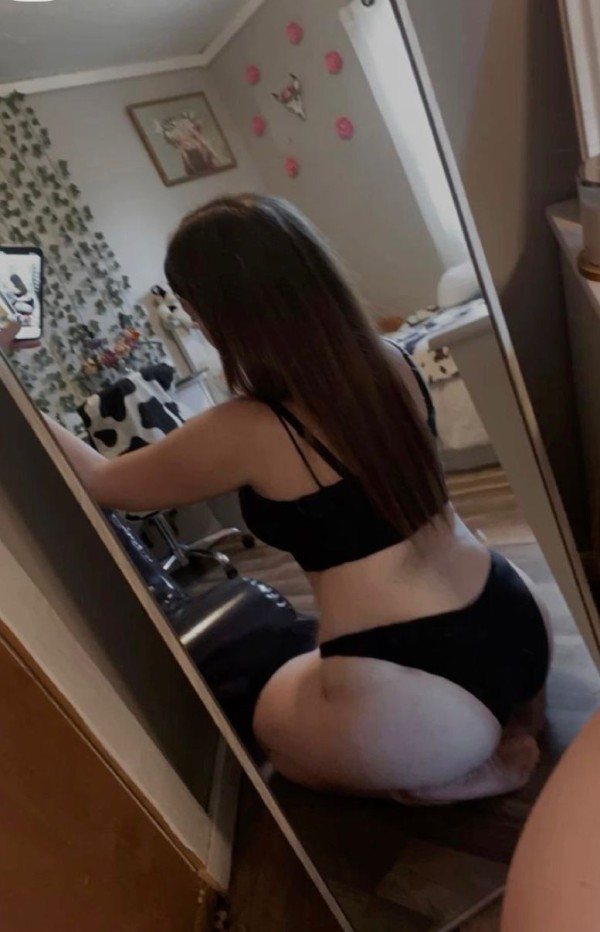 HERMOSA cachonda atrevida lucia