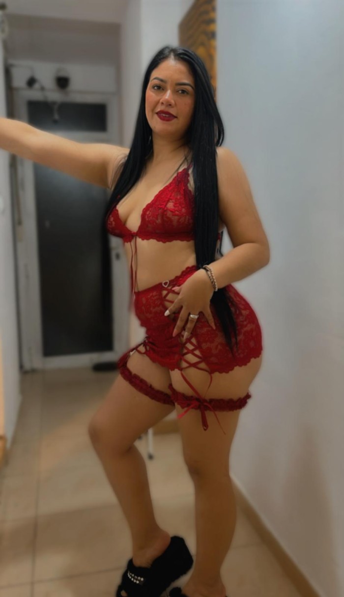 TE LA CHUPO HASTA PONERTELA DURA