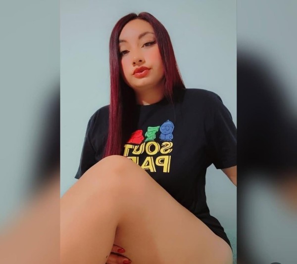 Mia  súper fiestera bisexual