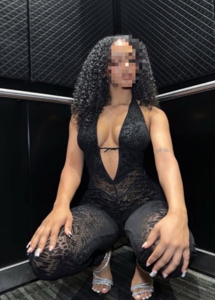 DELICIOSA IMPLICADA MORBOSA DESEOSA DE PLACER